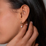 Bild in Galerie-Viewer laden, Malea's Pearl Hoops Ohrringe